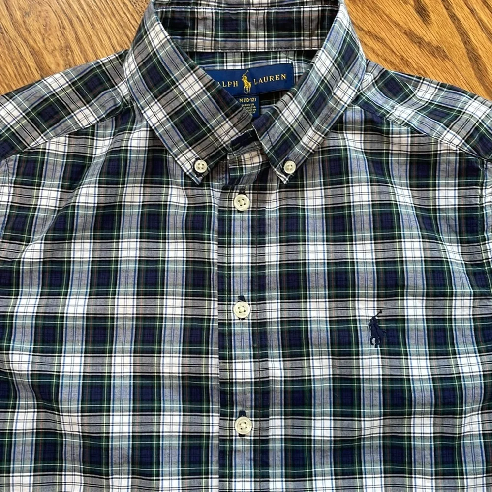 Boy’s Ralph Lauren Button Up/Button Down Shirt. Size Medium 10-12. Like New.